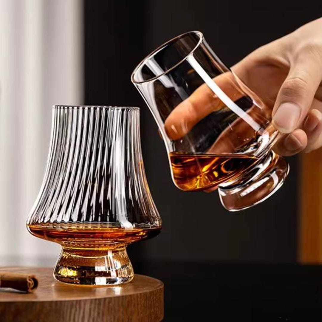 Deluxe Bourbon Whiskey Pinstripe Glass Snifters, Set of 2 Glen Cairn ...