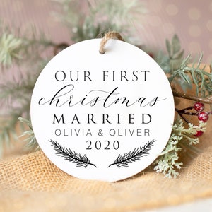 Ons eerste kersthuwelijk 2020 SVG-bestand - gepersonaliseerd kerstornament Svg, winterkussen Svg, kersttheedoek sublimatie PNG