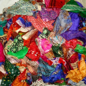 ART Sari Silk  Lot Vintage Sari Fabric Material Remnant Many Colors Navy Blue Pink Red Small Flower Big Flower Mixed