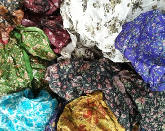 Reine Sari Seide Lot Vintage Sari Stoff Material Rest 100 Gramm große Blumen Shades Handwerk Scrapbook Quilt Art Doll Junk Journal