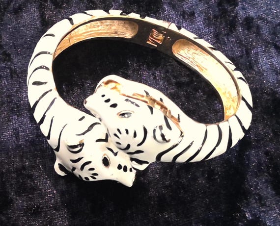 KJL White Tiger Clamper Cuff Watch - Kenneth Jay Lane - With  display picture 2