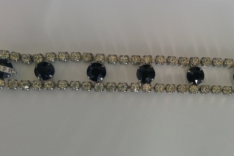 Diamante and glass claw set bracelet