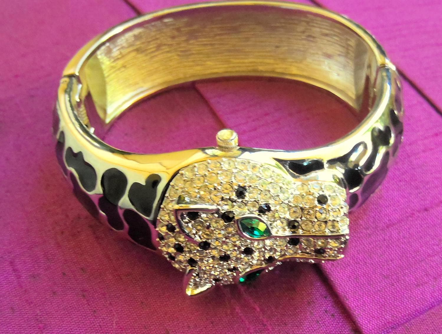 Leopard Cat Adrienne Limited Edition Clamper Secret Watch  display picture 1
