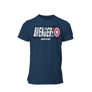 Vengeur; Chemise Unisex America Hero | Chemise super-héros | Comic Book Tee | Chemise Caps Shield | Cartoon Parodie Tee | Chemise du 4 juillet
