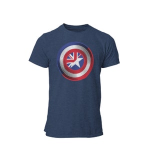 Koszulka unisex Captain Superhero Shield | Grafika komiksowa Carter Show Shield | Koszulka Agent Peggy America Mashup | Koszulka Comic Con WDW Orlando