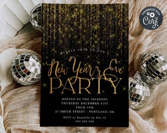 Pode incluir: Convite para uma festa de Ano Novo em preto e dourado com um fundo brilhante. O convite inclui o texto "Por favor, junte-se a nós para uma festa de Ano Novo", a data e hora da festa, o endereço e as informações de RSVP.