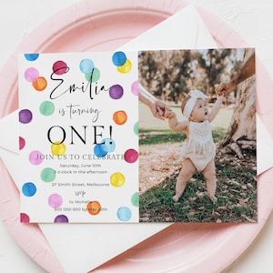 Modello di invito per il primo compleanno con foto Rainbow Spots, invito divertente per il primo compleanno stampabile, invito a pois modificabile, download immediato, #RSB