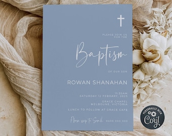 Puede incluir: Una invitación de bautismo azul claro con una cruz blanca en la parte superior. El texto dice "Por favor, únase a nosotros para el bautismo de nuestro hijo Rowan Shanahan 11:30 AM Sábado 12 de febrero de 2023 Grace Chapel Melbourne, Victoria Almuerzo a continuación en Grace Cafe Por favor, RSVP a Sarah 0400 000 000"