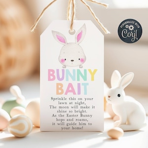 Könnte beinhalten: Ein weißes Etikett mit einem Comic-Hasen und dem Text "BUNNY BAIT" in Regenbogenfarben. Das Etikett sagt, dass man den Köder nachts auf den Rasen streuen soll, damit der Osterhase dein Zuhause findet.