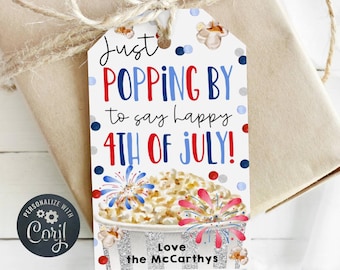 Modello di etichetta per bomboniere a tema popcorn per il 4 luglio, etichetta stampabile "Just Popping By July Fourth", etichetta patriottica modificabile per feste, download digitale.
