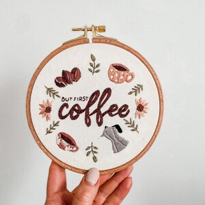 Ma prima il telaio da ricamo COFFEE, pittura a filo, arte del ricamo, ricamo a mano, arte del telaio da ricamo, opera d'arte originale, arte del caffè