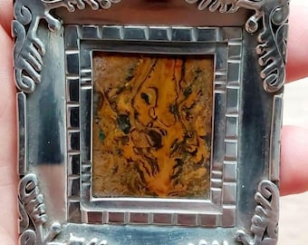 Natural Jasper person image.size.30.27.7 mm.weight.48.81 grm