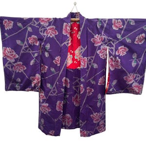 Eleganter Lila Seiden Haori | Blumenmotiv japanische Kimono-Jacke | Langarm Vintage Kimono