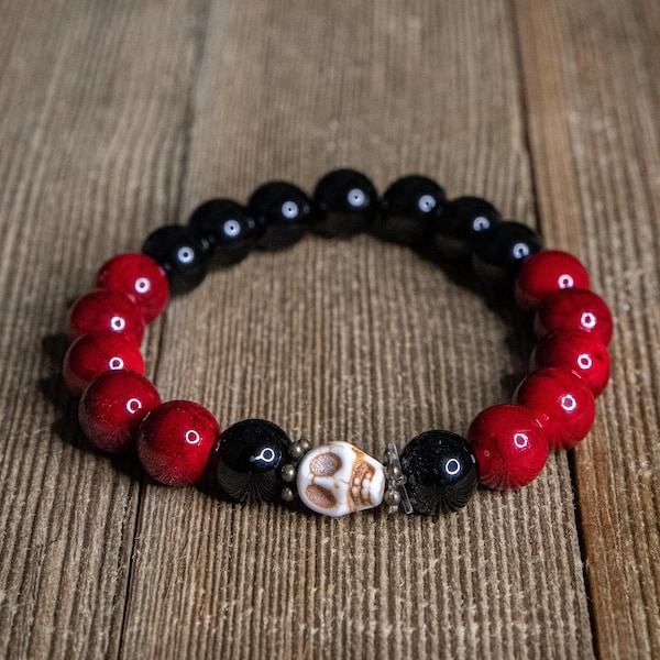 Skull Bracelet, Black Onyx & Red Quartz, Mens Bracelet, 10mm Beaded Bracelet, Gifts for Men, Men Jewelry, Goth Emo Punk, Healing Bracelet