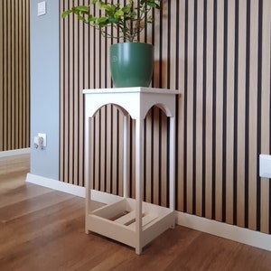 Dekorative Holzsäule / weißer Sockel / massives Podium aus Kiefer für Geschenke, Pflanzen, Blumen, Bonsai