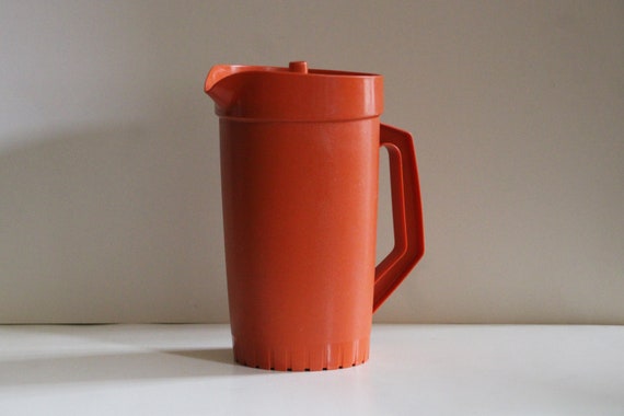 Early 70's Tupperware 2,2 Liters Orange Pitcher With White Push Button  Vacuum Lid 