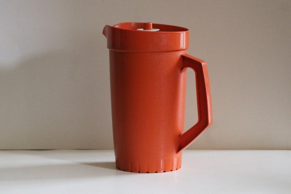 Early 70's Tupperware 2,2 Liters Orange Pitcher With White Push Button  Vacuum Lid 