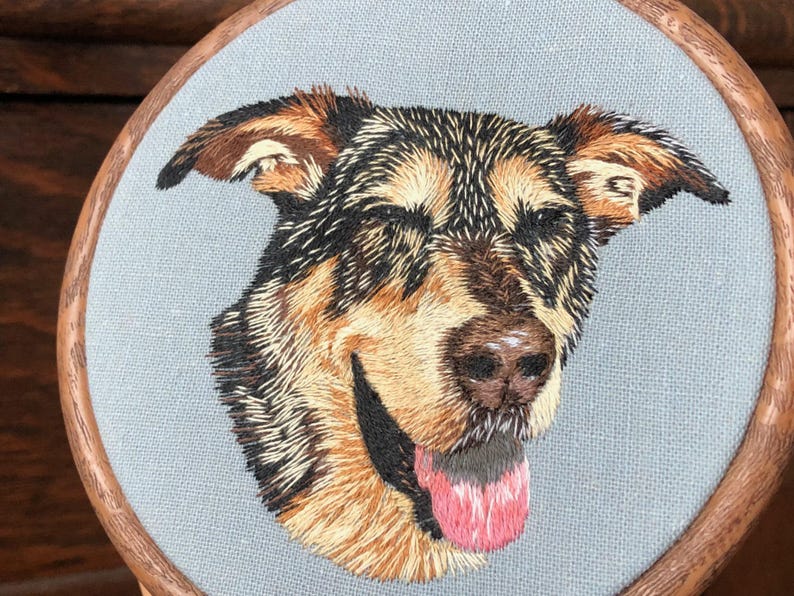 Made to order- Custom Hand embroidered Pet Portrait- Dog/Cat Portrait- gifts for pet lovers- memorabilia for loved pets - Christmas gift bild 3
