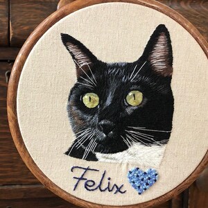 Made to order- Custom Hand embroidered Pet Portrait- Dog/Cat Portrait- gifts for pet lovers- memorabilia for loved pets - Christmas gift bild 6