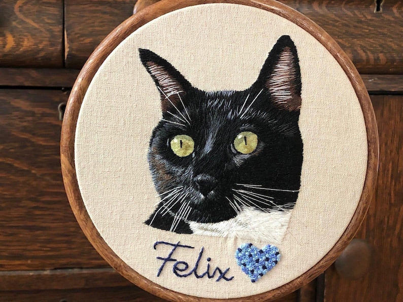 Made to order- Custom Hand embroidered Pet Portrait- Dog/Cat Portrait- gifts for pet lovers- memorabilia for loved pets - Christmas gift bild 6