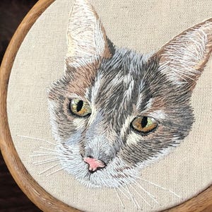 Made to order- Custom Hand embroidered Pet Portrait- Dog/Cat Portrait- gifts for pet lovers- memorabilia for loved pets - Christmas gift bild 11