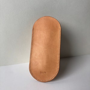 Sunglasses Case Cosmo image 2