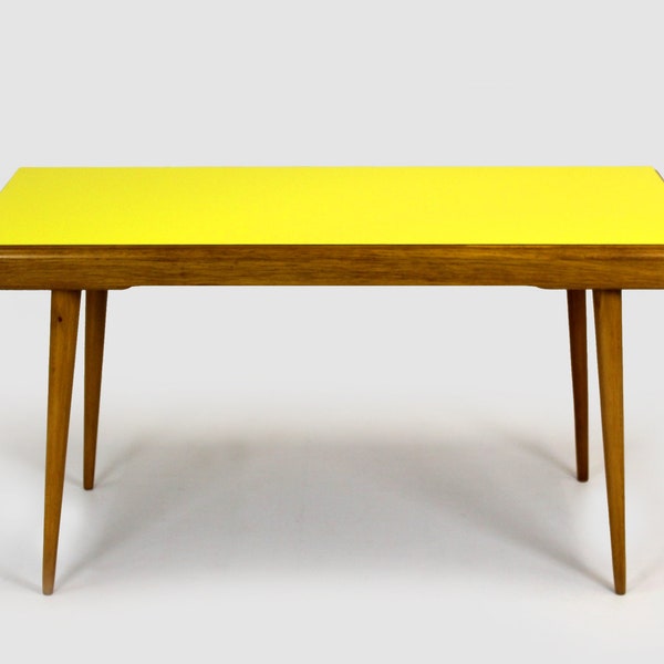 Table basse avec plateau double face en formica, Tchécoslovaquie, années 1960