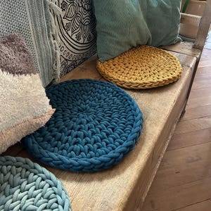 Set of 2 crocheted seat cushions made of padded cotton cord, personalized, round fluffy chair cushion, soft bench cushion handmade