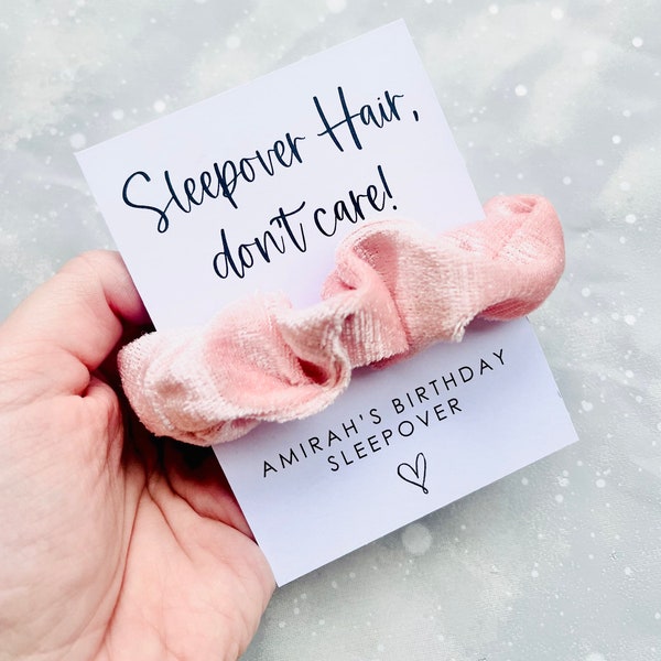 Personalisierte Sleepover Hair Don't Care Scrunchie, Sleepover-Partytasche, Mädchen Sleepover-Gefälligkeiten, Sleepover-Partytasche, Sleepover-Verwöhnpaket