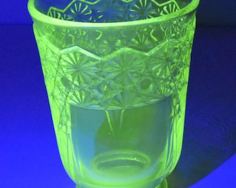 Mosser Daisy & Button Pattern Vaseline Yellow Uranium Glass Tumbler