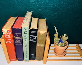 Vintage Desktop Bookshelf — Adjustable Wood Tabletop Sliding Book Rack — Kitchen, Bedroom, Office