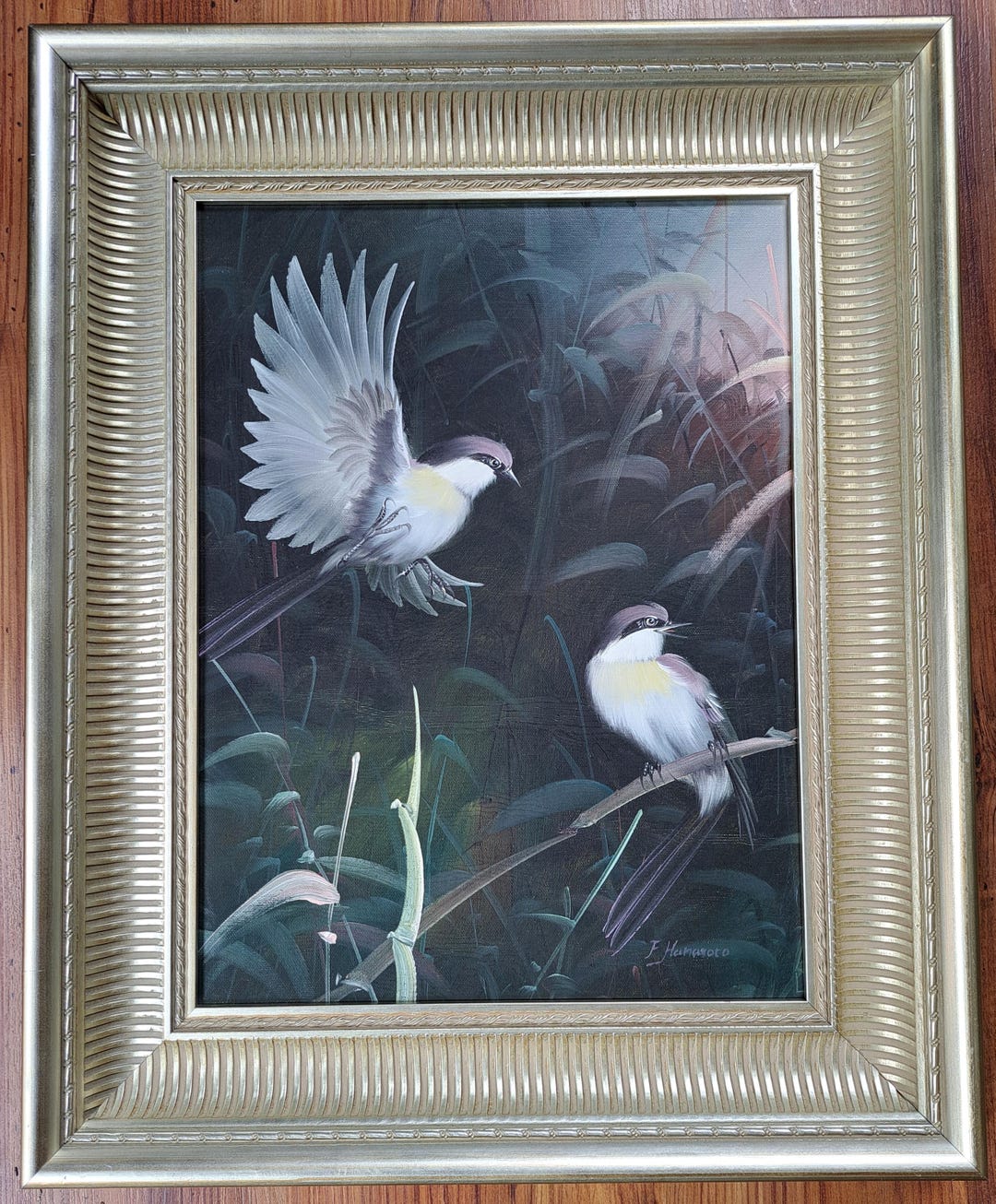 素晴らしく美しい、かなり大きな2羽の鳥の油絵。キャンバスに描かれて 素晴らしく美しい、かなり大きな2羽の鳥の油絵。キャンバスに描かれて