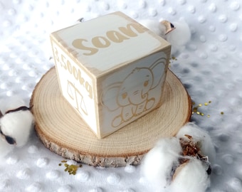 Personalized baby wooden cube, personalized wooden cube birth, personalized wooden cube baby animals, white and gold birth cube,