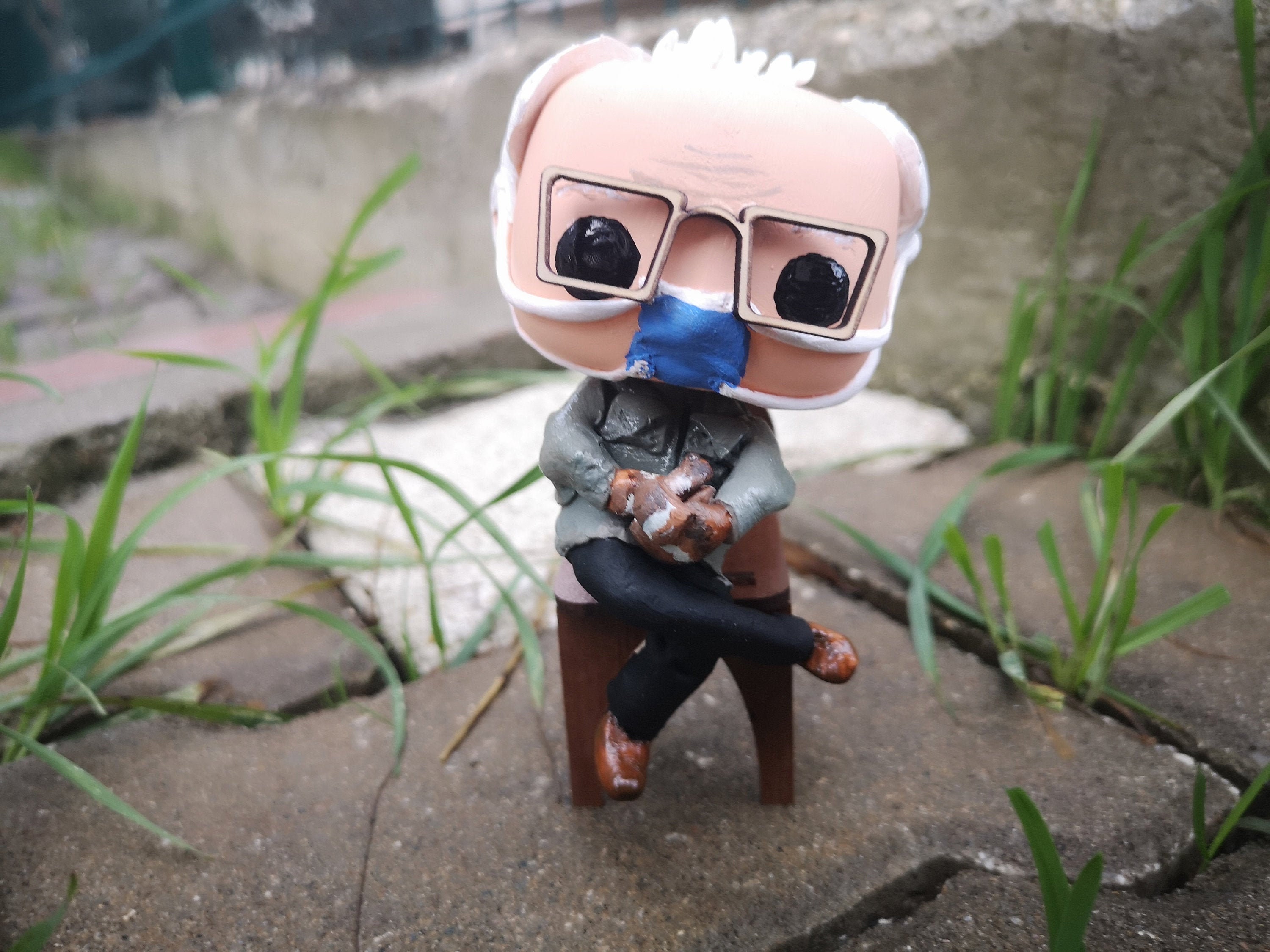 Custom BERNİE SANDERS Funko Pop \u0026 Wooden Chair - Etsy