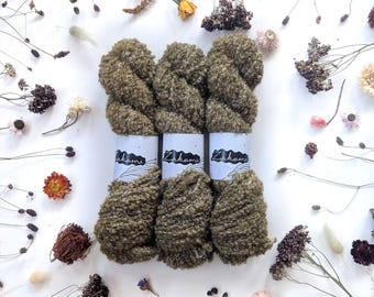 Fio de alpaca bouclé tingido à mão – Espessura Aran para projetos de tricô