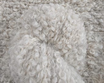 Fio de alpaca boucle Aran cinza sem tingimento para projetos de tricô/crochê/artesanato, fio tingido artesanalmente.
