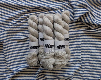 Cashmere Fingering & DK - Fio Natural Cinza Sem Tingimento para Tricô/Crochê/Artesanato, Fio Tingido de Forma Independente