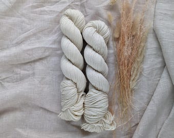 Fio de lã merino orgânico não superwash, espessura fingering e dk - Fio não tingido para projetos de tricô/crochê/artesanato, fio tingido artesanalmente.