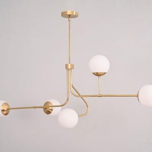 5 leichte gedrehte Kugel Mid Century Messing Sputnik Kronleuchter Leuchte