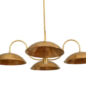 4 leichte gebogene Shades Anhänger Mid Century Modern Rohmessing Sputnik Kronleuchter Leuchte