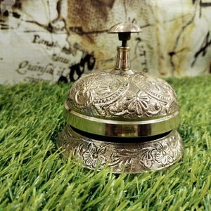 Messing-Empfangsglocke, Schreibtischglocke, verzierte Thekenglocke, Serviceglocke, Büroglocke, Einweihungsparty, dekorative Büroglocke, Geschenk für Ihn
