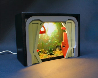 Star Trek Holodeck Doors miniatuurboekhoekje, de volgende generatie kunst | LED Alien World Diorama met USB-licht | Nerdy Home Decor Geeky Cadeau