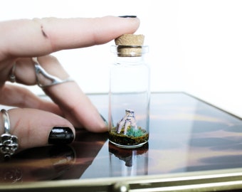 Thing Miniature Hand in glass bottle Diorama | Small Creepy Gift for Gothic Decor, Wednesday Addams Family & Horror Movie Art lovers