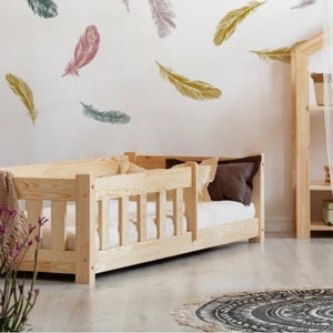 Kleinkinderbett, Holzbett, Montessori-Bett, handgefertigtes Bett für Kleinkinder,Kinderbett,Kinderzimmer, Kleinkinderbett mit Schienen Bild 1