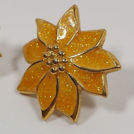 Vintage Avon Poinsettia Earrings Glitter Gold Ton… - image 4