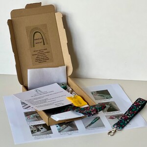 Kit de costura, Llavero de pulsera, Llavero de tela, Regalos de buzón, Haga su propio kit de artesanía, Kit de costura para principiantes, Kit de artesanía