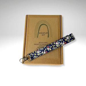 Kit de costura, llavero de pulsera, llavero de tela, regalos para buzón, crea tu propio kit de manualidades, kit de costura para principiantes, kit de manualidades
