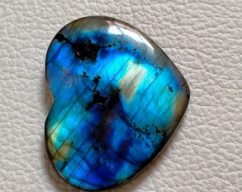AAA Quality Labradorite Cabochon Gemstone Green Flashy Good Quality Gemstone Heart Shape Making Jewelry Handmade Gemstone 41X32X6.MM 69.Ct