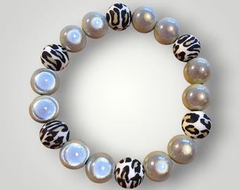 Leo Magic 3D Bracelet, 12 mm beads, elastic, Leo Cream color