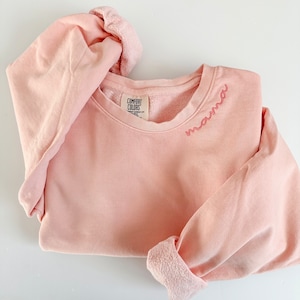 Sudadera ligera y cómoda con bordado personalizado - Suéter con letras universitarias personalizadas - Texto personalizado - Nombre - Escuela -